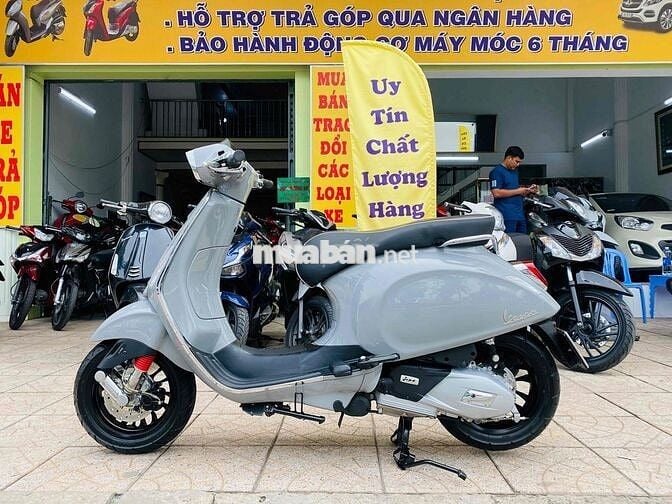 Vespa print ABS 2022 xám xi măng siêu lướt✅