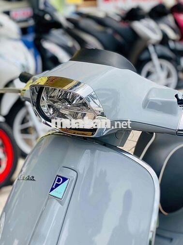 Vespa print ABS 2022 xám xi măng siêu lướt✅