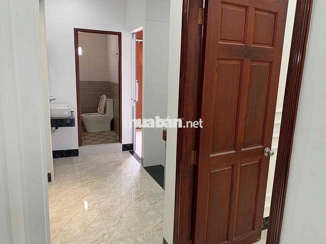 Nhà lầu 4 phòng mới 99% hẻm đường Nguyễn Thông