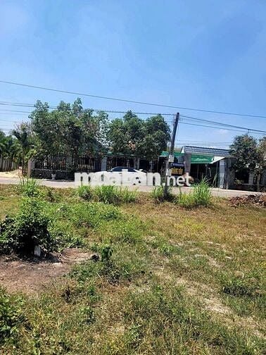 4435m2 đường nhựa, view Núi. Dân đông. 2,8 tỷ