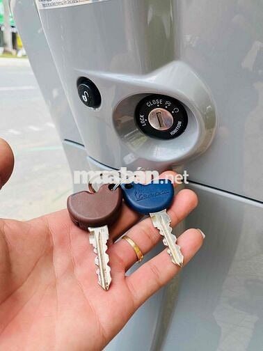 Vespa print ABS 2022 xám xi măng siêu lướt✅