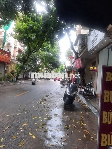 Sang nhượng quán bún đậu mẹt, bún Chả nướng