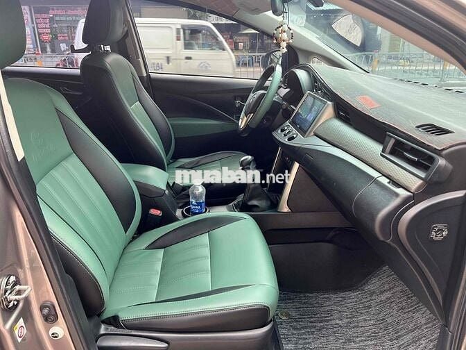 Toyota Innova 2019 , số sàn , Nâu vàng anh kim