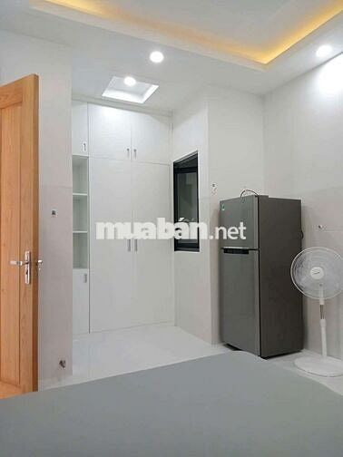 Phòng Cao Cấp có Ban công Hoàng Diệu 2 ngay ĐH Ngân Hàng, SPKT TP.HCM