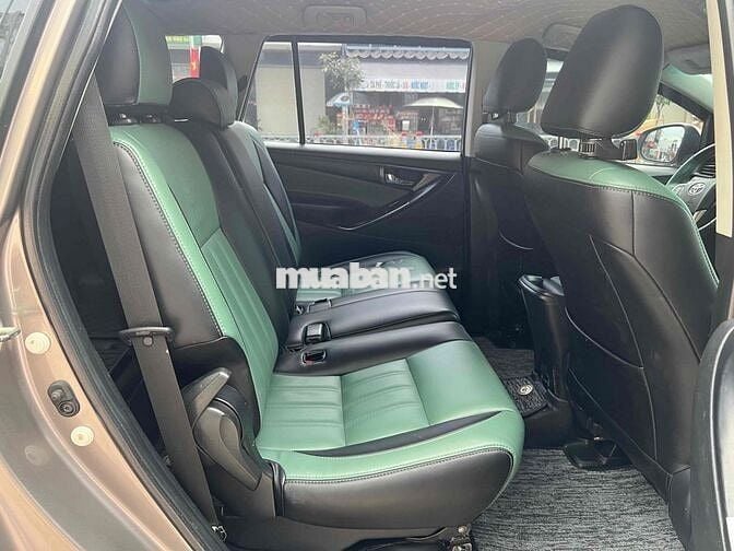 Toyota Innova 2019 , số sàn , Nâu vàng anh kim