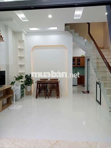 Phòng Cao Cấp có Ban công Hoàng Diệu 2 ngay ĐH Ngân Hàng, SPKT TP.HCM