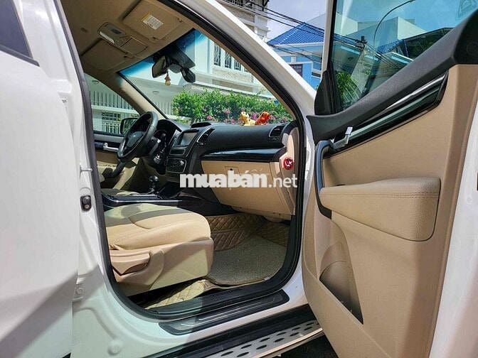 Kia Sorento đk lần đầu t8.2017 máy xăng . Mới 98%