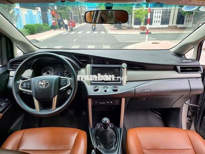Innova E 2.0 SX 2017 số sàn 1 chủ từ đầu