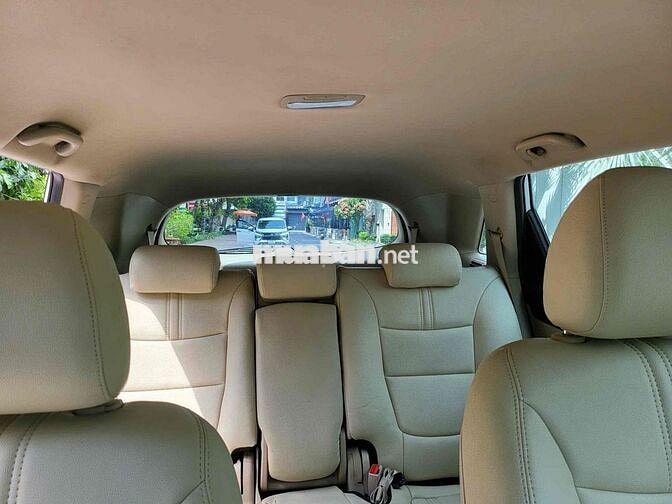 Kia Sorento đk lần đầu t8.2017 máy xăng . Mới 98%