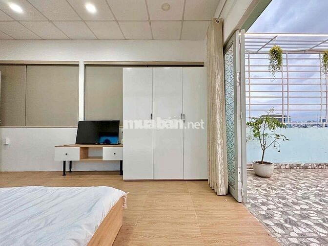 Cho Thuê Căn Hộ Bancong rông thoáng mát ở Hồ Bá Kiện, Q10 gần RMIT