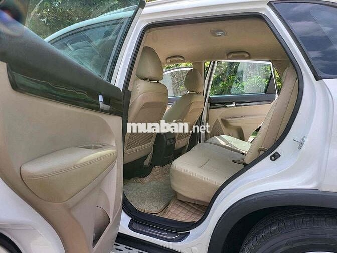 Kia Sorento đk lần đầu t8.2017 máy xăng . Mới 98%