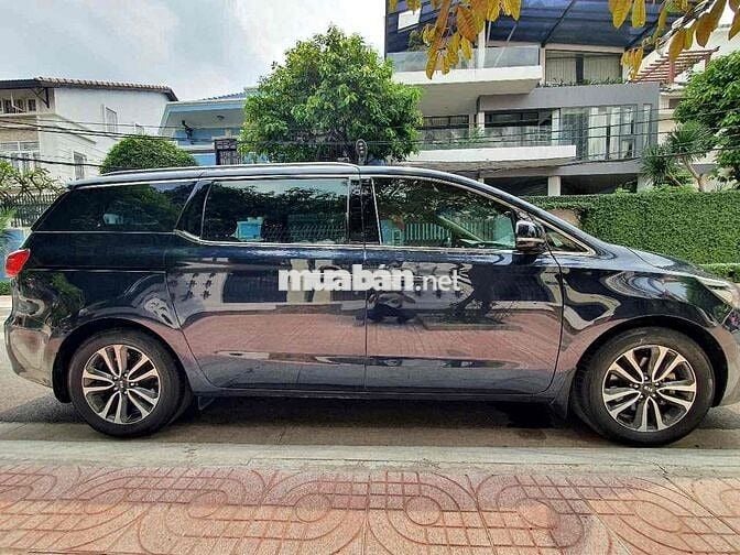 KIA SEDONA 2018 bản full.Máy Xăng. 3.3lit. Dk t8.2