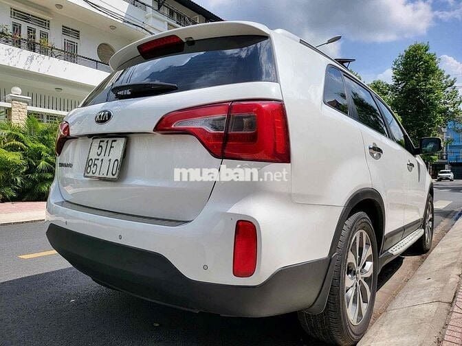 Kia Sorento đk lần đầu t8.2017 máy xăng . Mới 98%