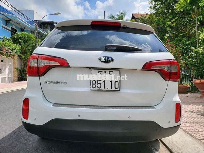 Kia Sorento đk lần đầu t8.2017 máy xăng . Mới 98%