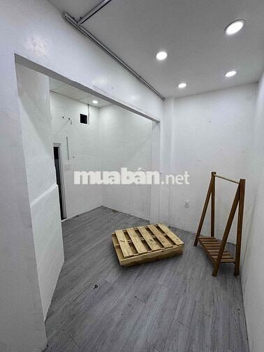 Cho thuê mặt bằng Trần Minh Quyền, phường 10, Quận 10 ( có 1 pn ở lại