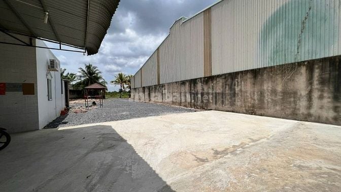 BÁN GẤP ĐẤT TẶNG NHÀ, CÂY XĂNG NGAY TP TÂN AN.