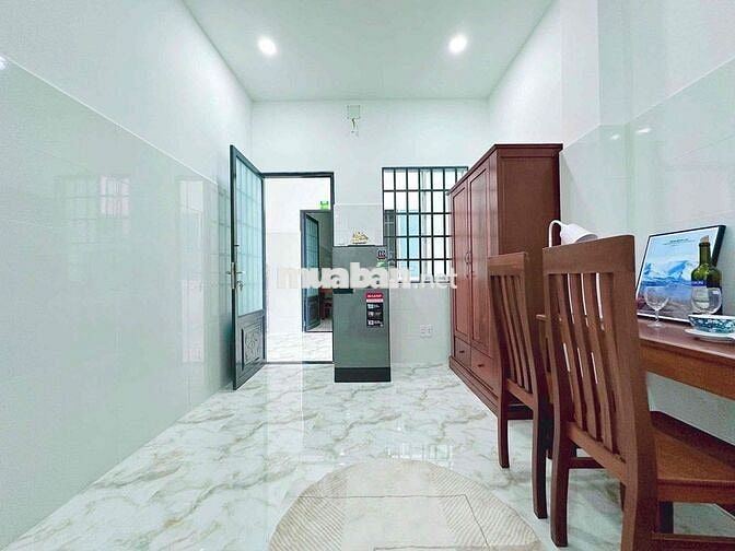 Phòng Mới Xây Đầy Đủ Tiện Nghi - Thang Máy - Gần trung tâm Q5, Q1.