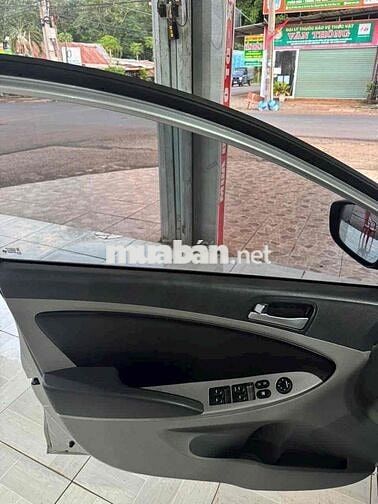 Hyundai Accent 2014 1.4 AT - 51000 km đăng kí 2015