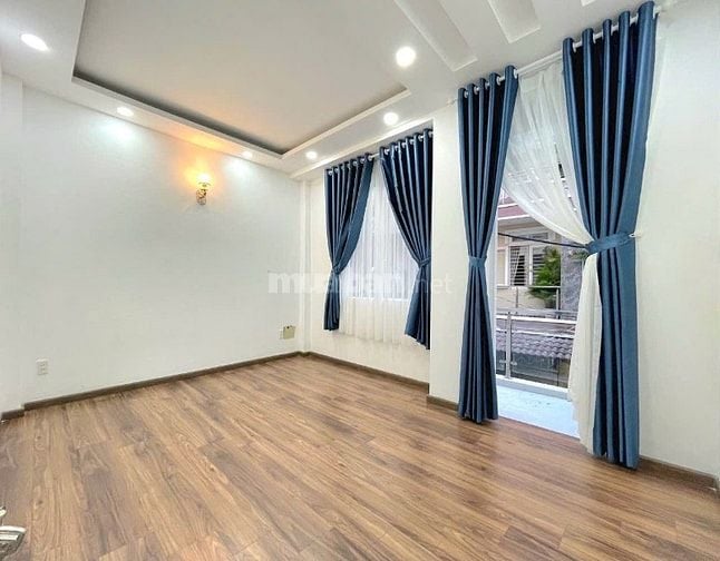 Cô Năm bán nhà 38m2 giá 1tỷ850 triệu đường Cách Mạng Tháng 8 Tân Bình