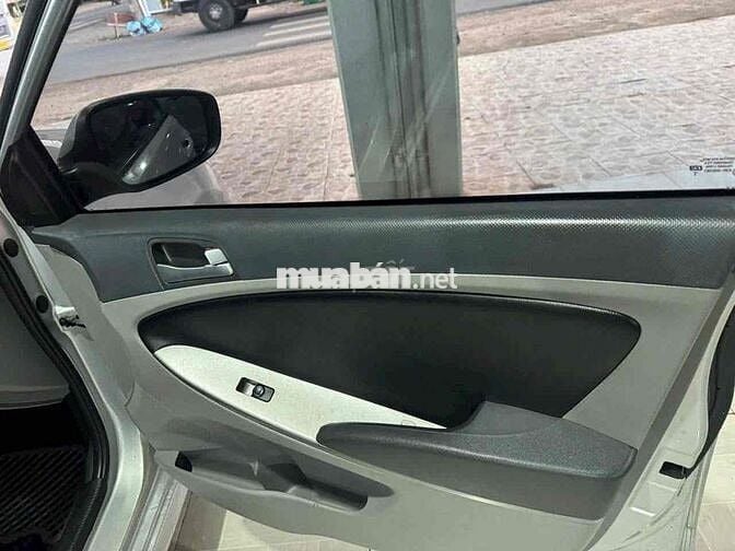 Hyundai Accent 2014 1.4 AT - 51000 km đăng kí 2015