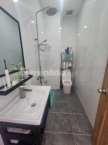 BÁN NHÀ NHANH NHANH - ĐƯỜNG 8M, NỞ HẬU - P.BHH B, BÌNH TÂN - GIÁ 6.39 