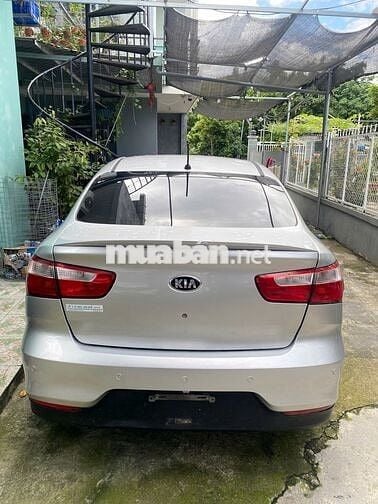 Cần bán xe rio 2015 - số sàn - xe màu bạc