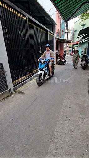Hẻm Ô tô, 1 Căn Ra MT Tùng Thiện Vương Q8, 74M2, 4 Tầng, Sổ đẹp, Ko QH