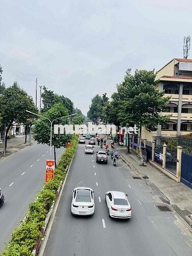 mặt tiền nguyễn ái quốc ngang 8 mét