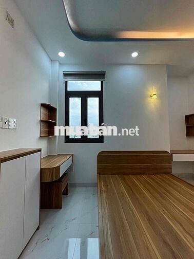 Studio Cửa sổ trời - Full nội thất cap cấp , Có thang máy