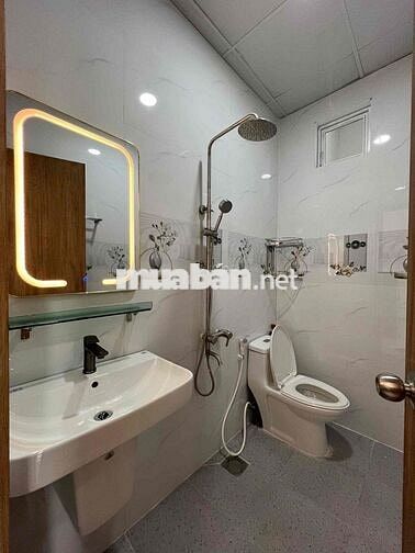 Studio Cửa sổ trời - Full nội thất cap cấp , Có thang máy