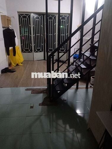 Bán nhà gần trung tâm 33m2 đất sổ riêng