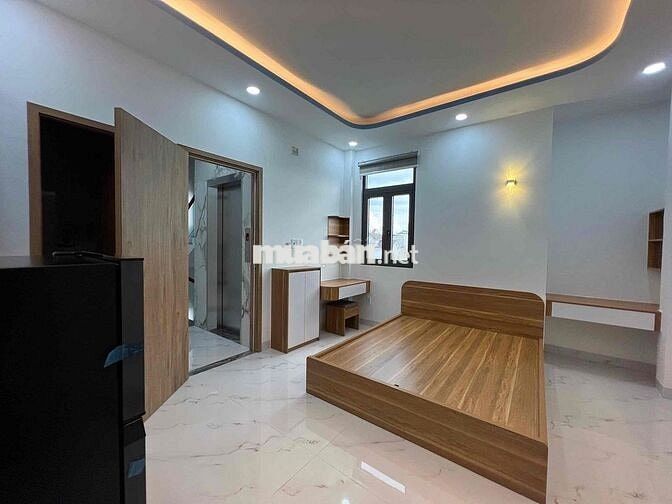 Studio Cửa sổ trời - Full nội thất cap cấp , Có thang máy