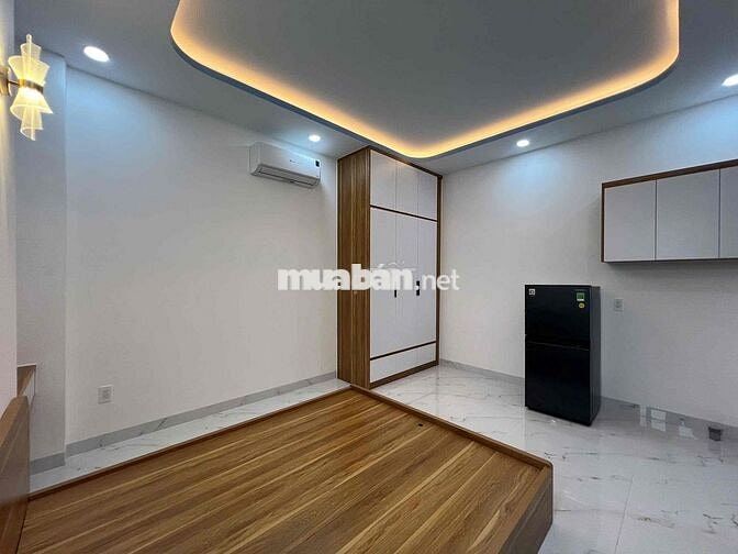Studio Cửa sổ trời - Full nội thất cap cấp , Có thang máy