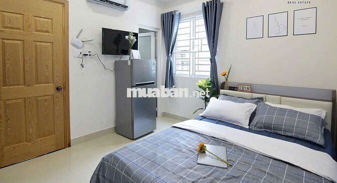 Studio Full Nội Thất, nằm trong khu Phan Xích Long Phố Ẩm Thực.