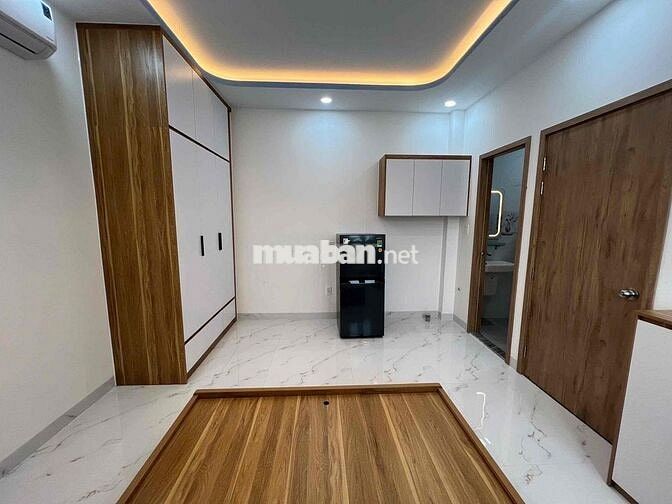 Studio Cửa sổ trời - Full nội thất cap cấp , Có thang máy