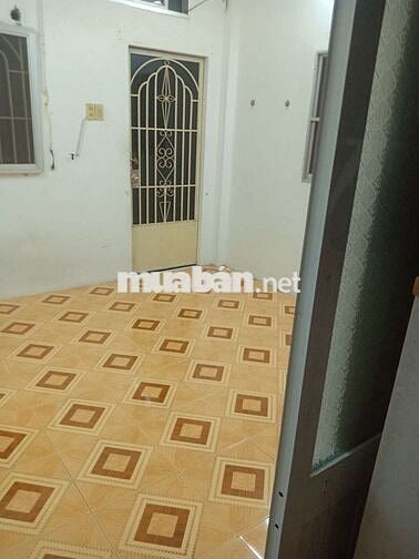 Bán nhà gần trung tâm 33m2 đất sổ riêng