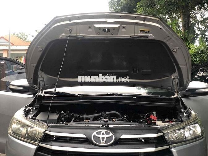 Toyota Innova 2016 2.0J - 90000 km