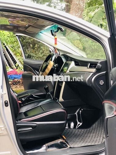 Toyota Innova 2016 2.0J - 90000 km