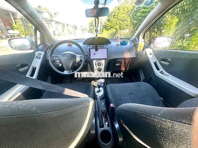 Toyota Yaris 2008 1.3 AT - 100000 km