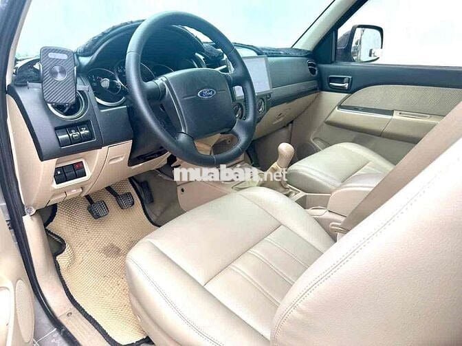 Ford Everest 2013 2.5L 4x2 MT