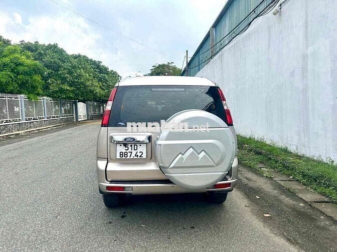 Ford Everest 2013 2.5L 4x2 MT