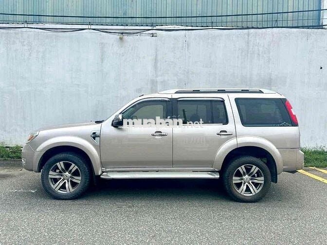 Ford Everest 2013 2.5L 4x2 MT
