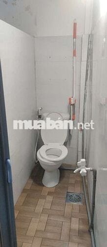 Phòng trọ dưới trệt 20m2, riêng,tự do,gác lửng,Hẻm Hoa Bằng,Tân Phú