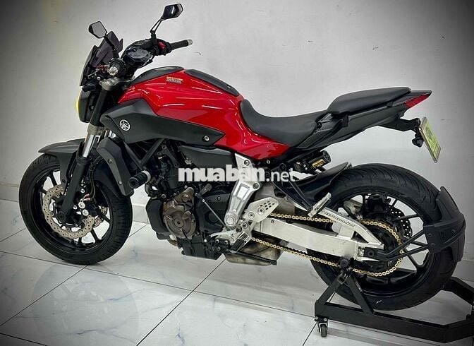 YAMAHA MT07