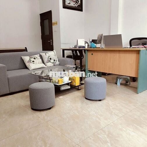 Cho thuê Gấp giá rẻ MBKD phố Trần Quốc Hoàn Q Cầu Giấy DT 52m2