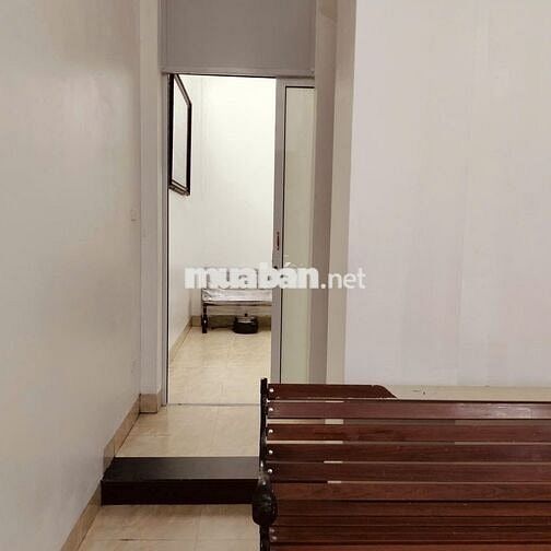 Cho thuê Gấp giá rẻ MBKD phố Trần Quốc Hoàn Q Cầu Giấy DT 52m2