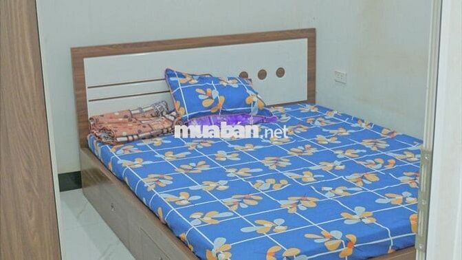 Nhà mặt đất, đầy đủ nội thất phù hợp cho gia đình nhỏ.