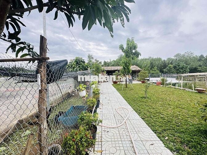 BÁN NHÀ VƯỜN NGHĨ DƯỠNG 1200M²,  LÔ NHÌ- HÀNG XÓM NHÀ BÈ- GIÁ HƠN 4 TỶ