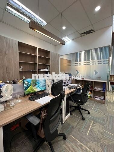 Cần sang nhượng văn phòng 130m2 tại Dương Đình Nghệ - Cầu Giấy