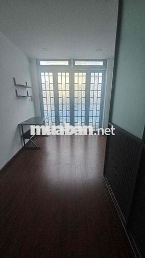 căn nhà 2 lầu sát mặt tiền mà giá tí ti